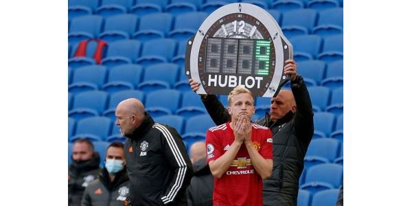 Manchester United gjenbrukte ikke Donny van de Beek og inviterte til slutt Jadon Sancho til å bli med